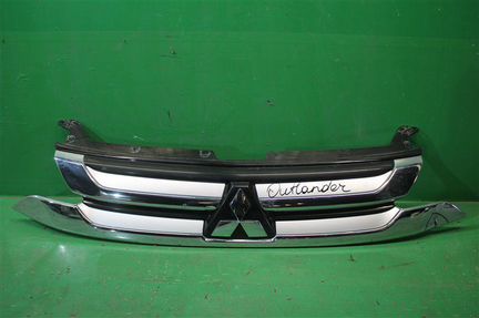 Решетка радиатора Mitsubishi Outlander 3