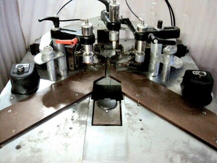 Углообжимной станок пресс Comall для алюминиевых