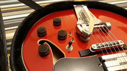 Ibanez afs75 с кейсом и звучками Lace