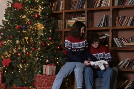 Свитер с оленями