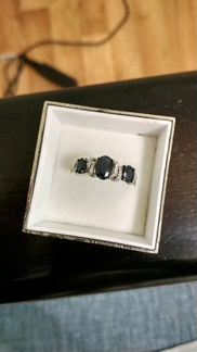 Кольцо с сапфирами и бриллиантами белое золото