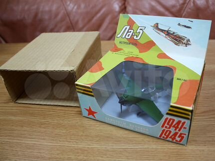 Модель истребителя 