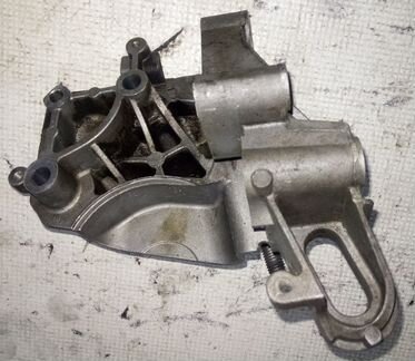 Кронштейн правый опора Двс Форд Фокус 2 Мондео 4