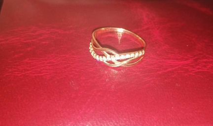 Золотое кольцо с фианитами