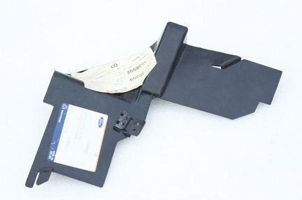 Дефлектор радиатора левый Ford Kuga 2008-12