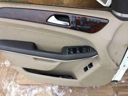 Mercedes x166 GL обшивки передних дверей беж