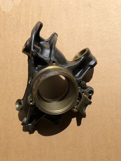 Кулак поворотный задний левый Cayenne/Touareg