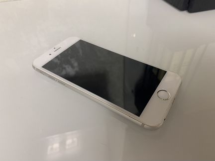 Телефон iPhone 6