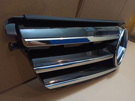 Решетка радиатора Мерседес W 204 2006-2015