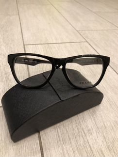Очки Prada