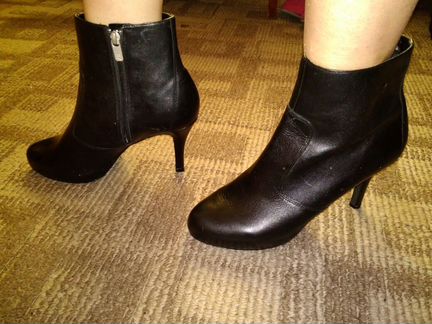 Полусапожки-ботильоны на шпильке