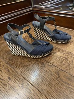 Босоножки на танкетке Tommy Hilfiger