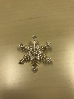 Брошка снежинка новогодняя