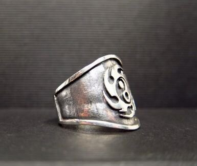 Кольцо из серебра. Новое