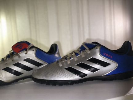 Футбольные бутсы adidas
