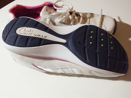Кроссовки фирма Clarks Wave