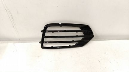 Решетка бампера передняя правая Audi Q3 рестайл