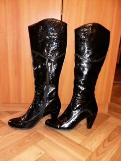 Кожаные лаковые сапоги