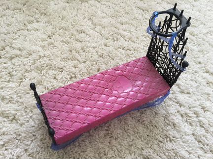 Монстры мебель и куклы