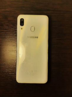 Смартфон Samsung Galaxy A30