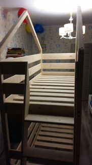 Двухъярусная кровать