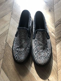 Слипоны на толстой подошве