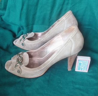 Туфли-босоножки замшевые серо-бежевые