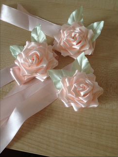 Набор бутоньерок для подружек невесты