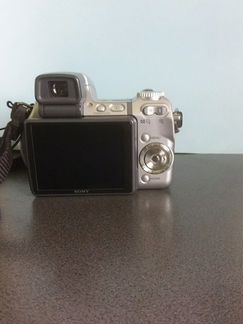 Компактный фотоаппарат sony Cyber shot DSC H9