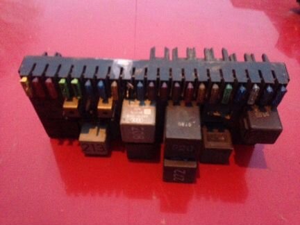 Блок предохранителей и реле для Audi 80, 100