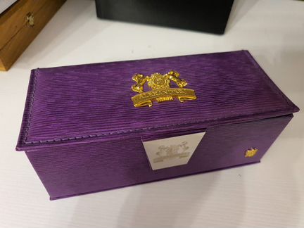 Коробка AlexanderJ под парфюм, украшение