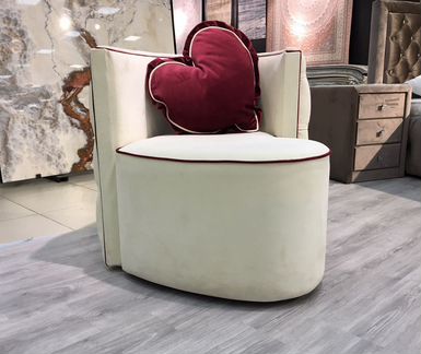 Кресло интерьерное «heart white», новое