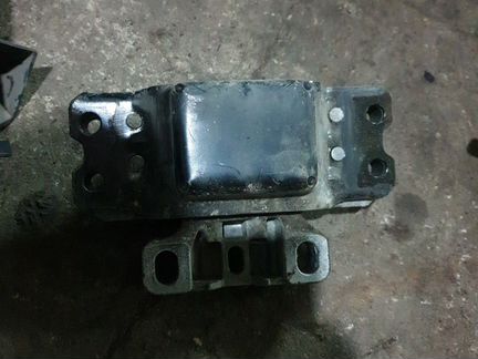 Подушка коробки шкода октавия А5