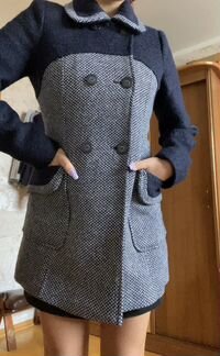 Пальто новое guess