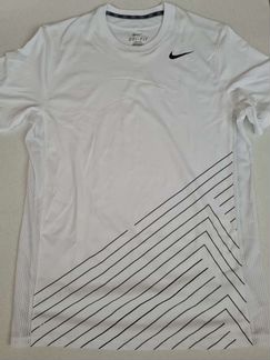 Спортивная футболка Nike