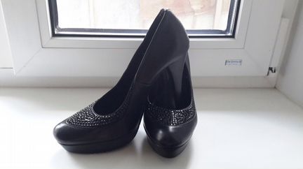Новые туфли 34-35 размера Albano