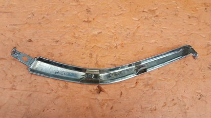 Накладка на бампер передняя правая верхняя