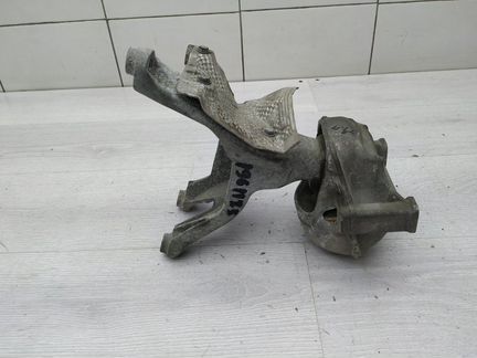 Кронштейн двигателя правый 8K0199308BD Audi A4 B8