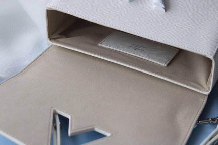 Женская сумка Louis Vuitton Twist MM