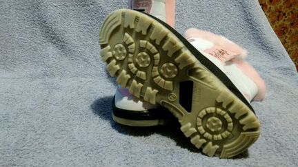 Сапожки- дутики на девочек. Новые