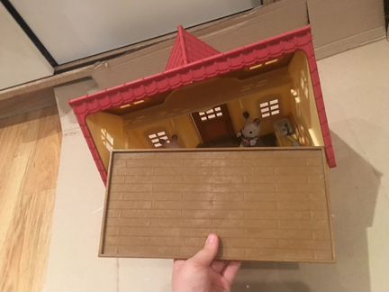 Sylvanian Families домик с семейкой + кроватка для
