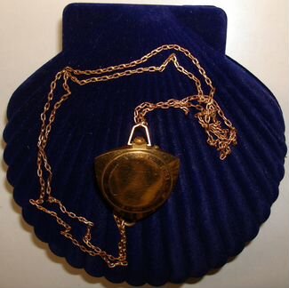 Часы Кулон заря /позолота/ СССР. 60-е годы