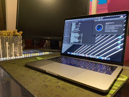 Apple macbook pro 13 2019 256gb Touchbar