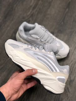 Adidas Yeezy Boost 700
