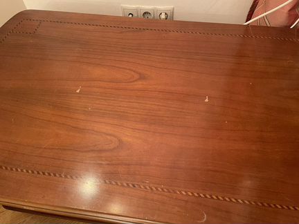 Журнальный стол из массива