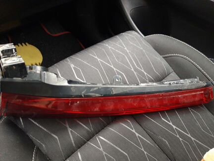 Фонарь задний на крышку багажника митсубиси кросс