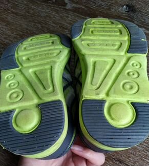 Кроссовки для двойни, 24 р-р